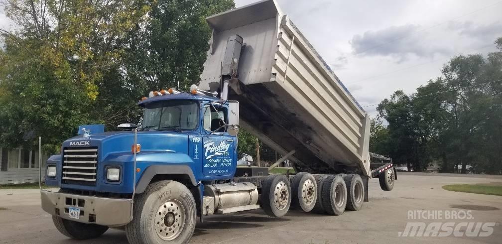 Mack RD 688 S Tipper trucks