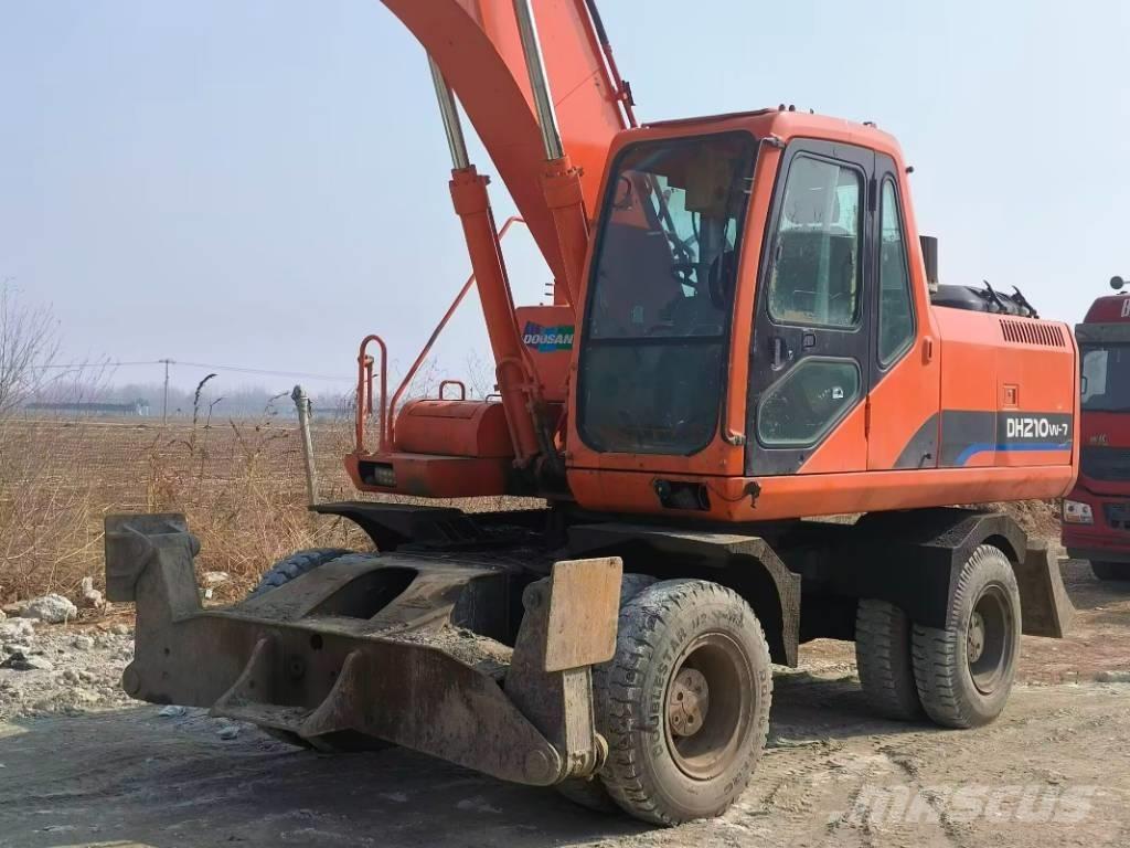 Doosan DH210W-7 Wheeled excavators