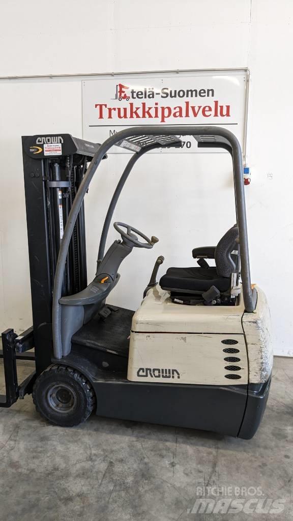 Crown SC3210-1.3 Electric forklift trucks
