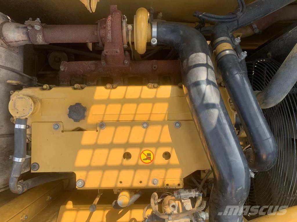 CAT 323 D L Crawler excavators