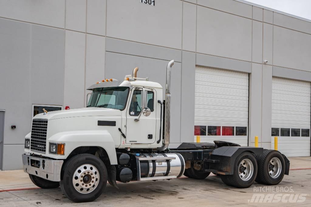 Mack Pinnacle Prime Movers