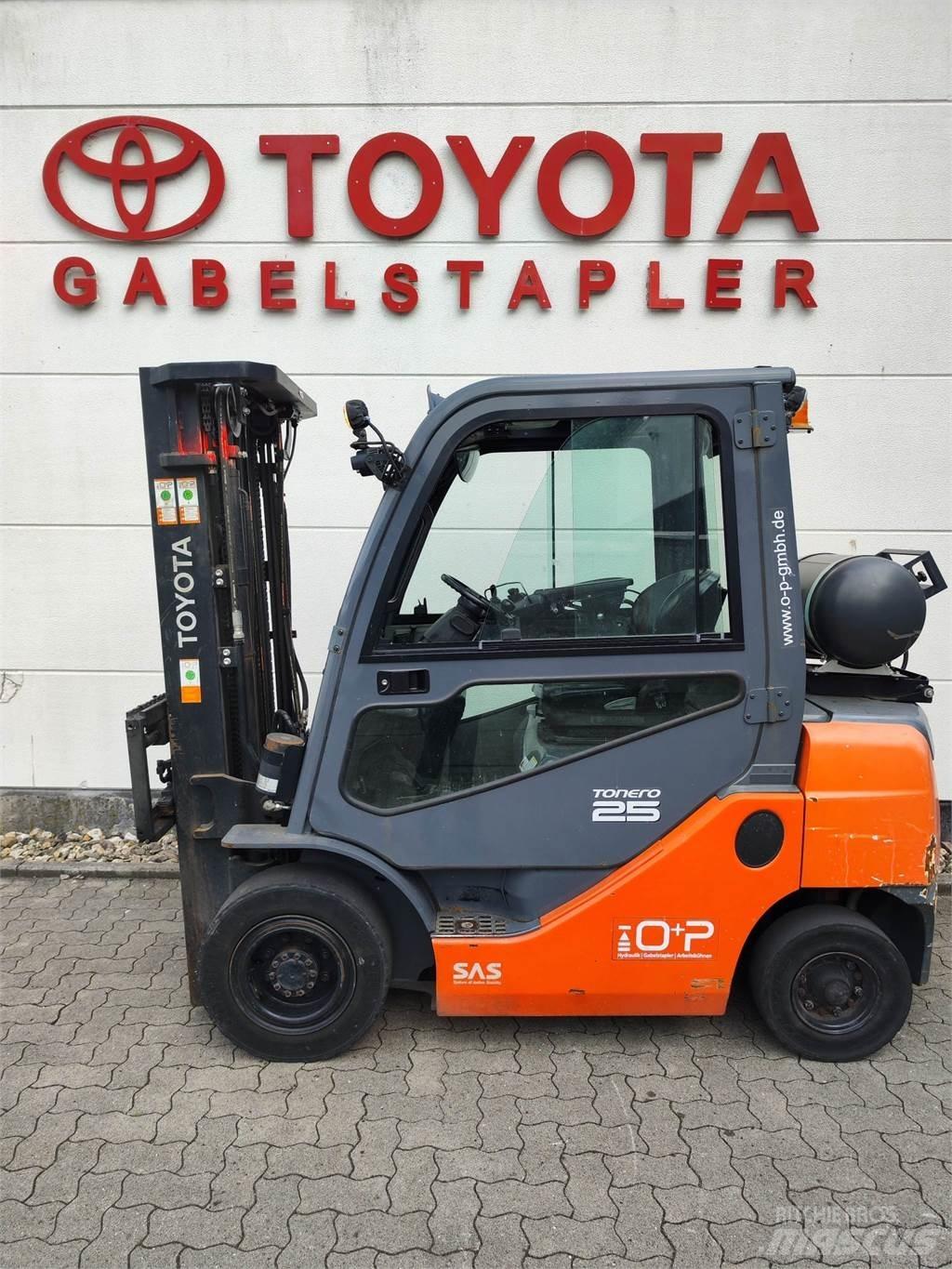 Toyota 02-8FGF25 LPG trucks