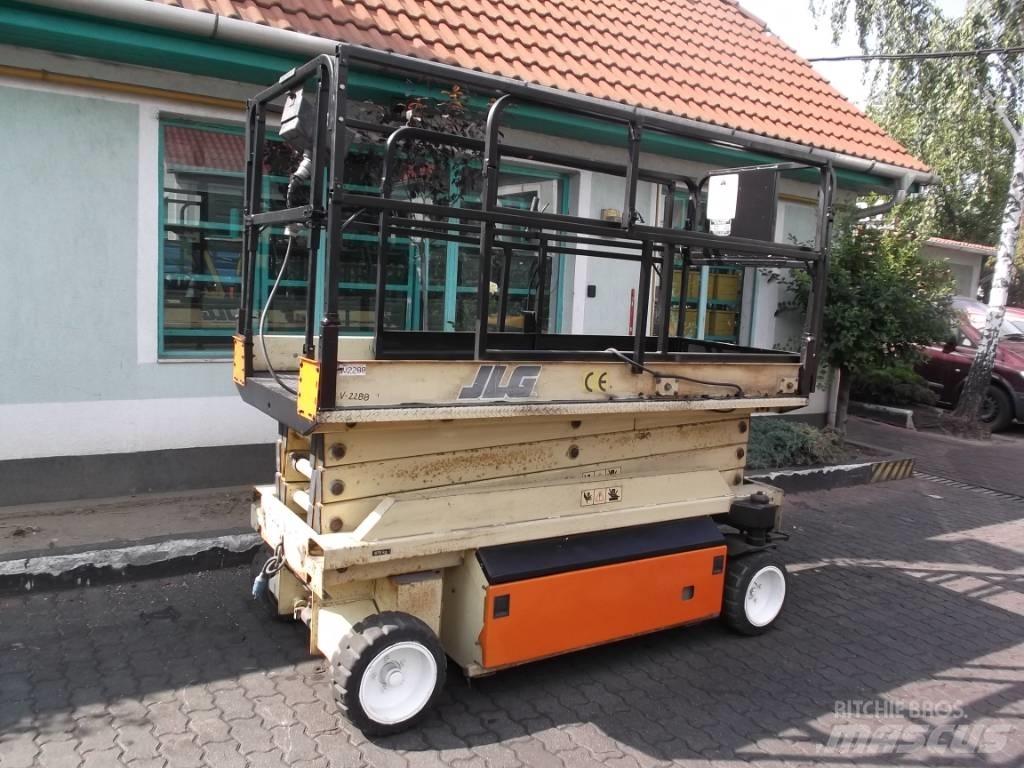 JLG 2646E      V-2288 Used Personnel lifts and access elevators