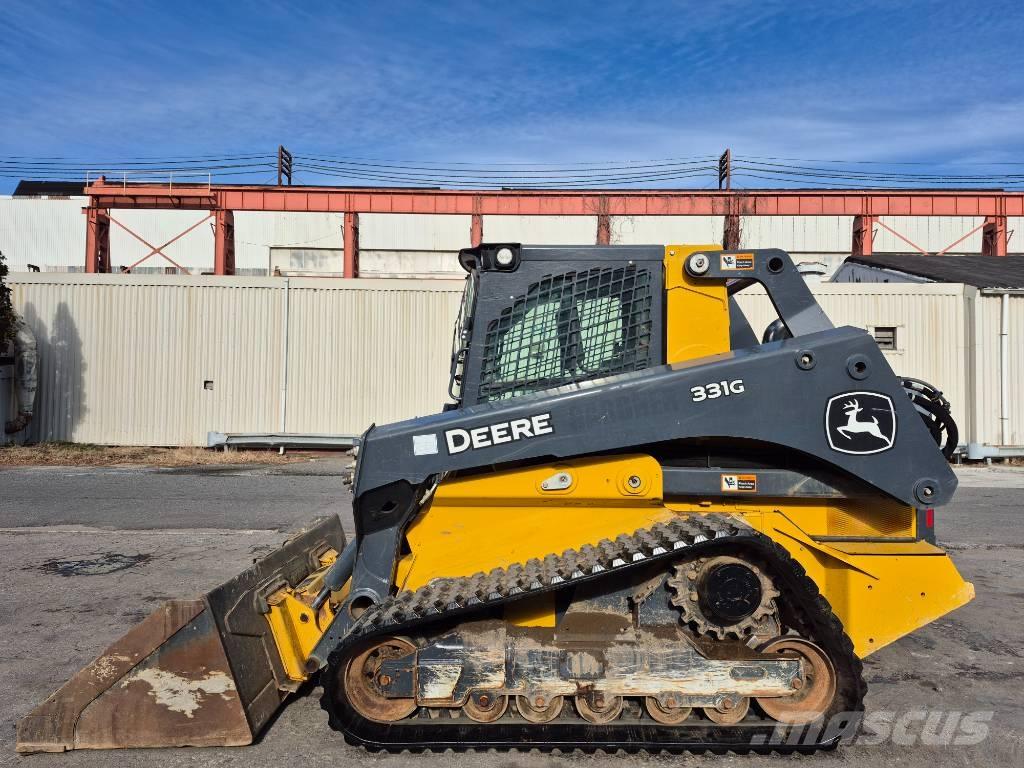 John Deere 331 Skid steer loaders