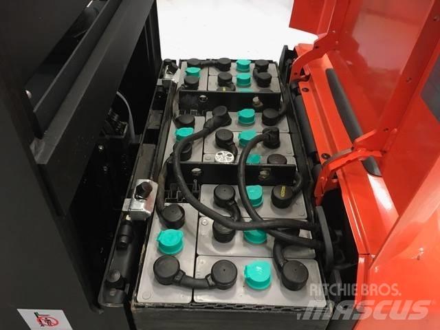 Toyota OSE 100 W Low lift order picker