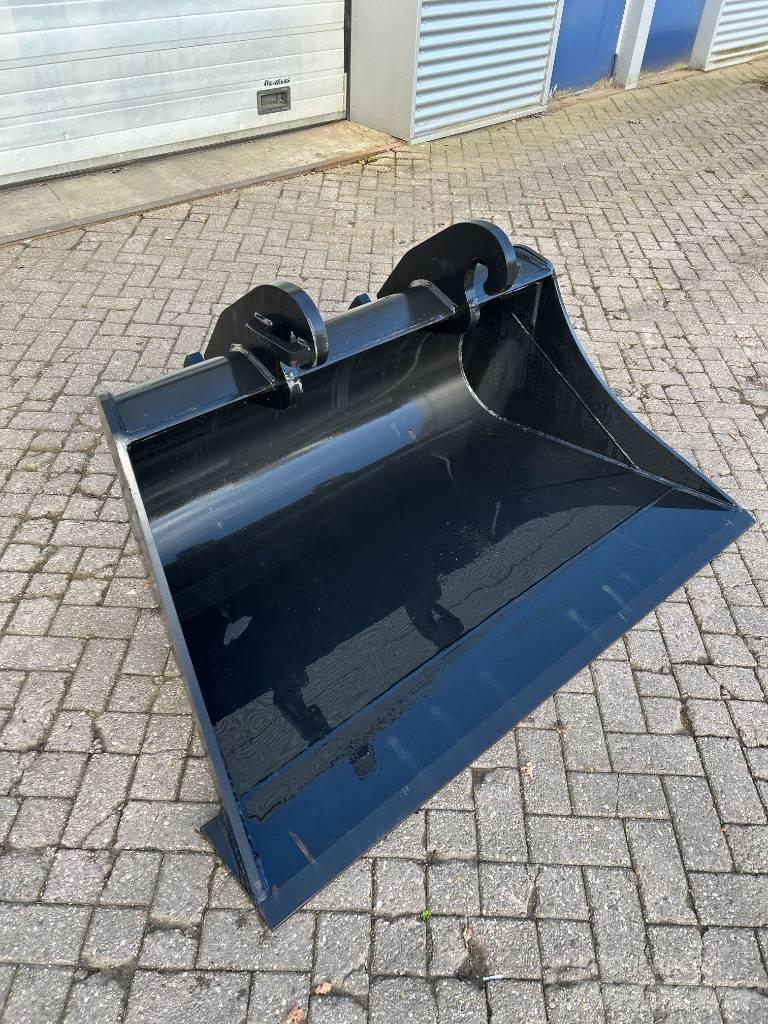 Saes Slotenbak taps Buckets