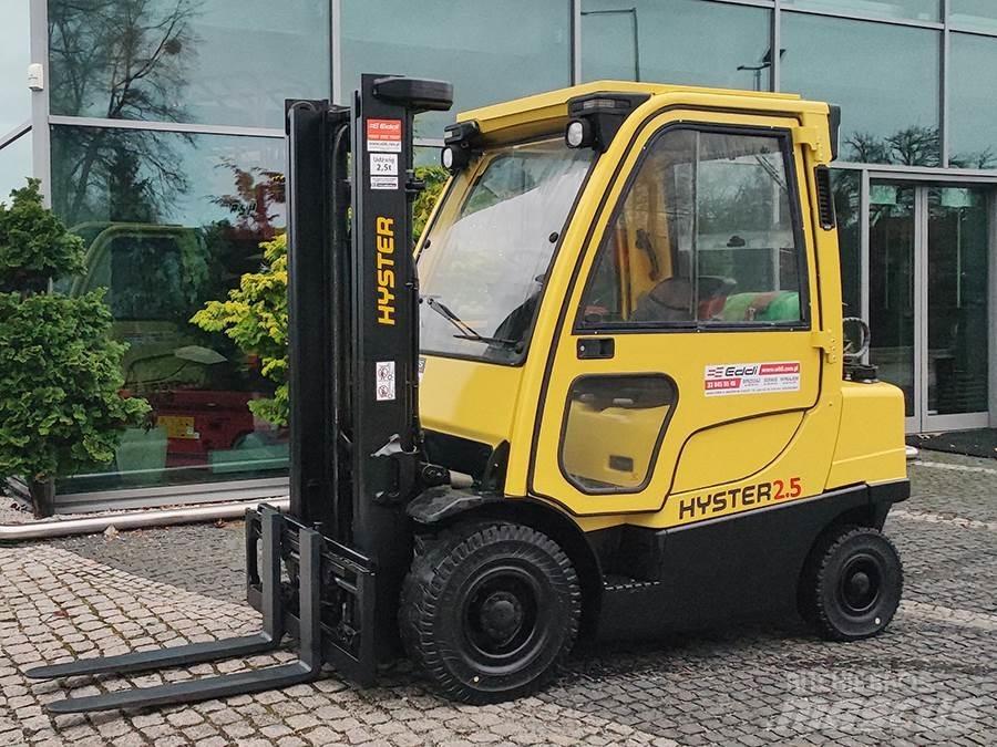 Hyster H2.5FT LPG trucks