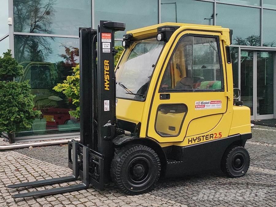 Hyster H2.5FT LPG trucks