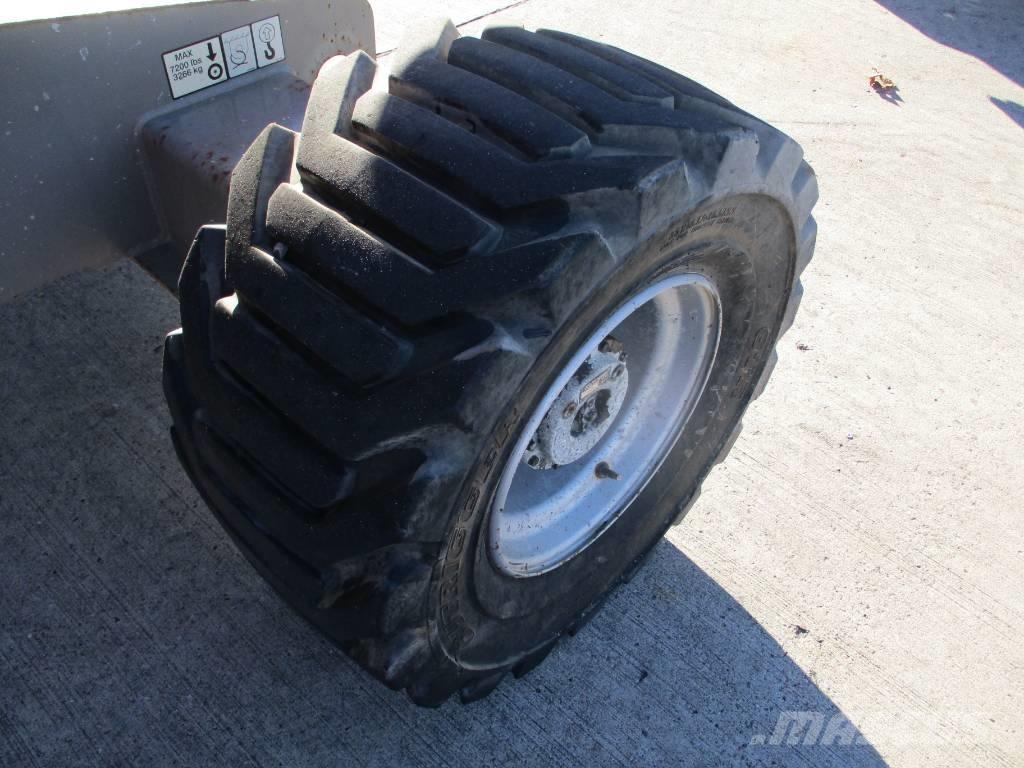 JLG 450 AJ (351) Compact self-propelled boom lifts