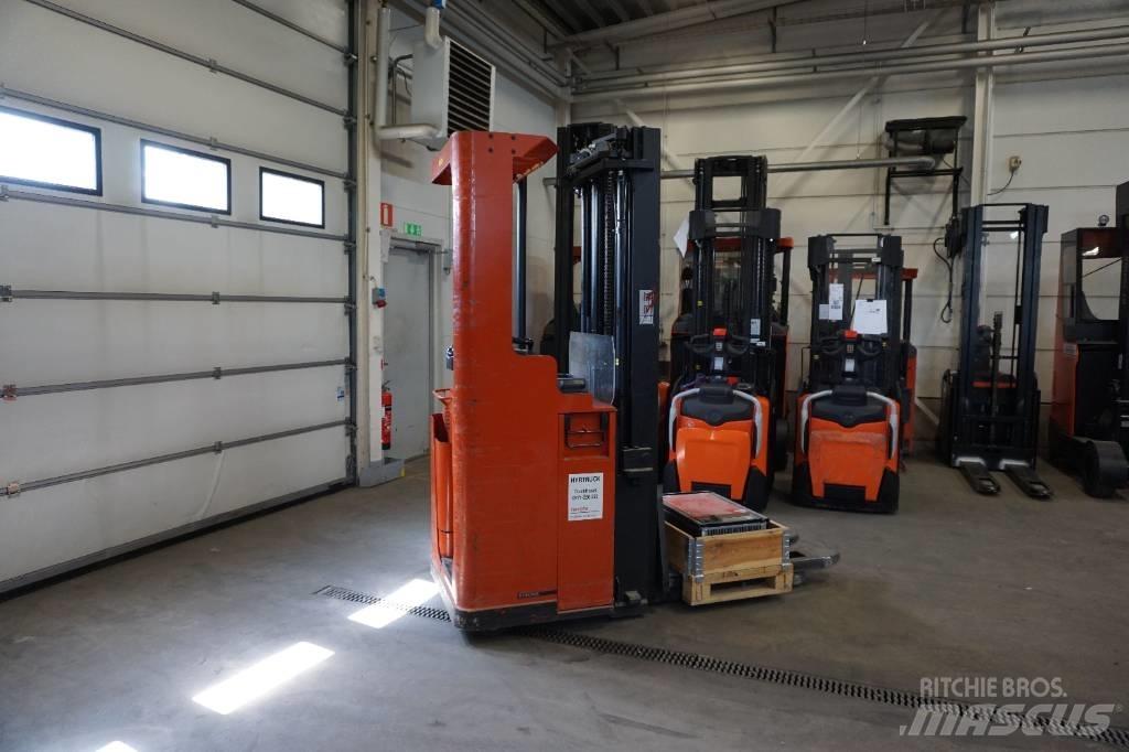 Toyota SSE160 Self propelled stackers