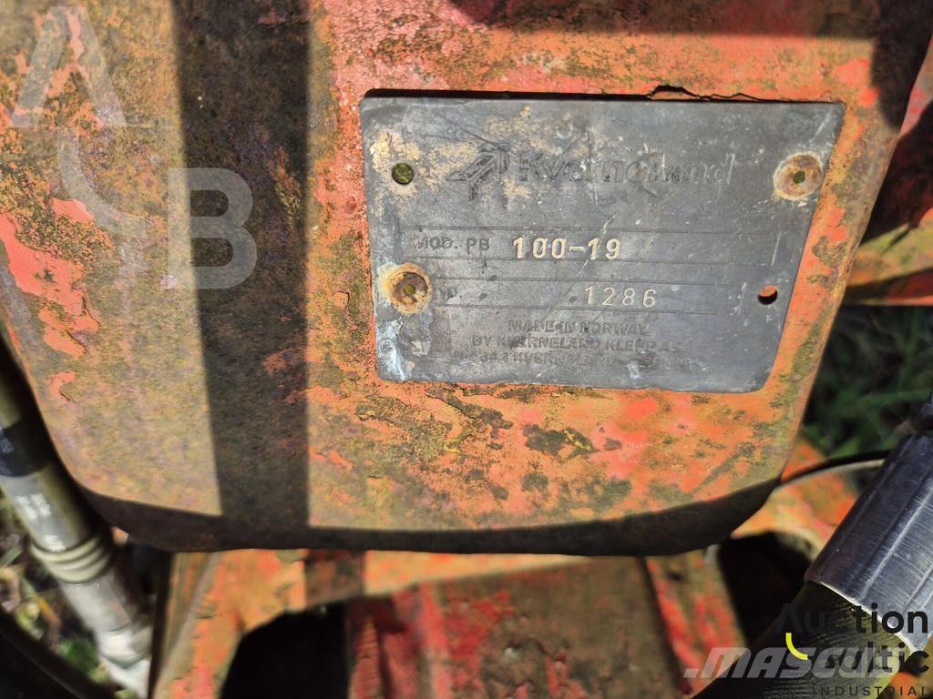 Kverneland 100-19 Reversible ploughs