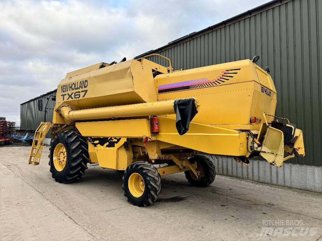 New Holland TX 67 Combine harvesters