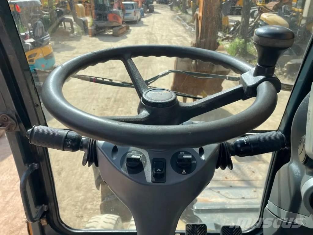 Hyundai R210W-9 Wheeled excavators