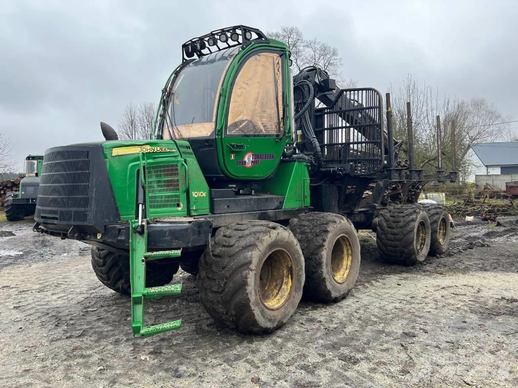 John Deere 1010 E Forwarders