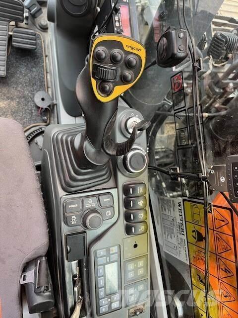 Doosan DX235 LCRD Crawler excavators