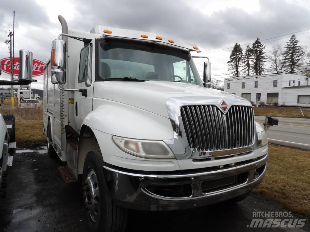 Freightliner M2 Beverage trucks
