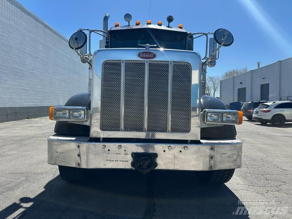 Peterbilt 367 Prime Movers