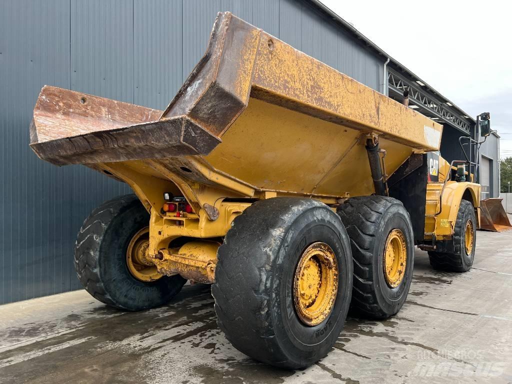 CAT 735B Articulated Haulers
