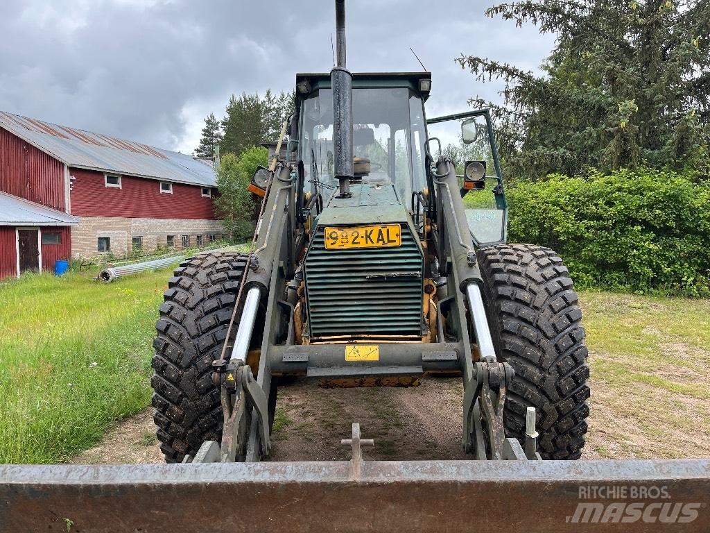 Lännen 740 Backhoe