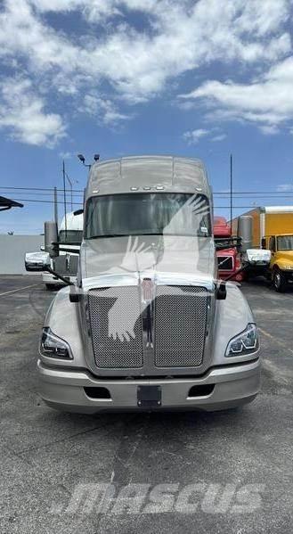 Kenworth T680 Prime Movers