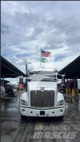 Peterbilt 579 Prime Movers
