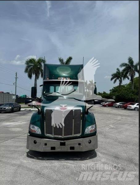 Peterbilt 579 Prime Movers