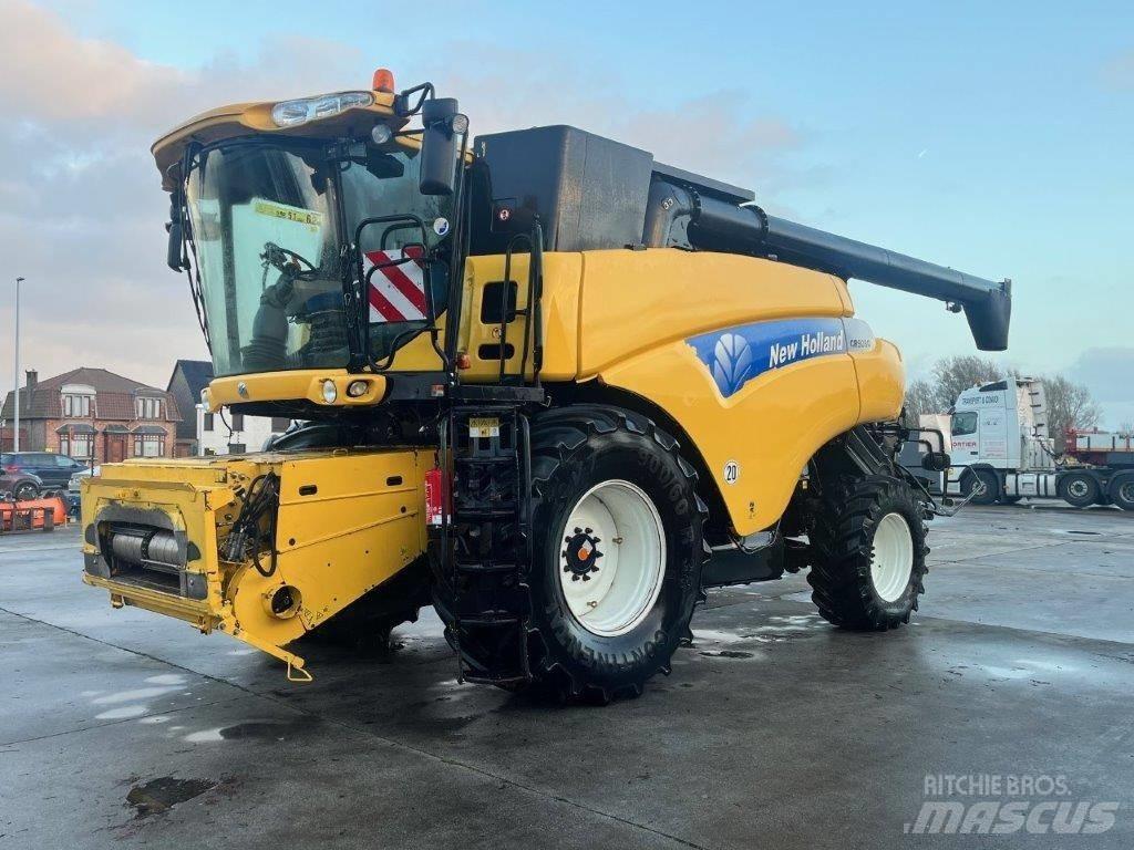 New Holland CR 9080 Combine harvesters