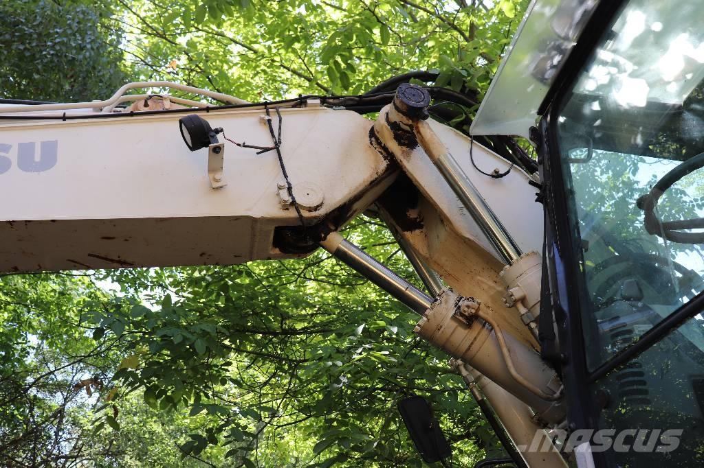 Komatsu PW 140-7 Backhoe
