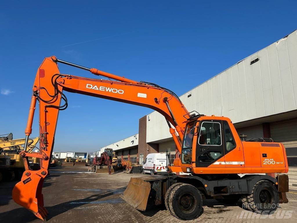Daewoo Solar 200WV Wheeled excavators