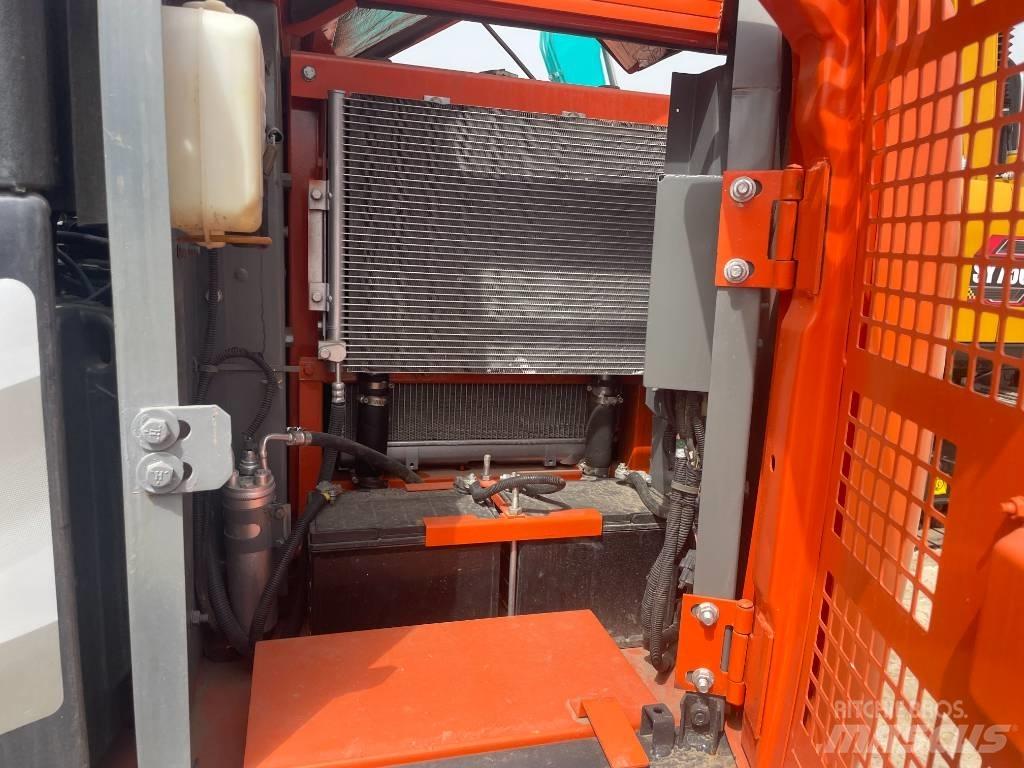 Hitachi ZX 70 Crawler excavators