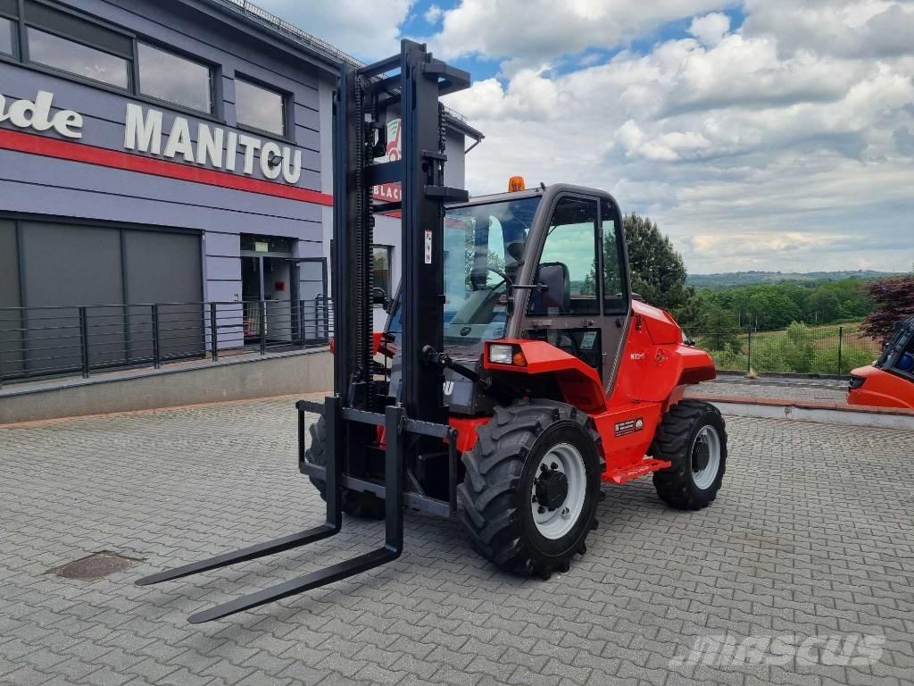 Manitou M26-4 Rough terrain truck