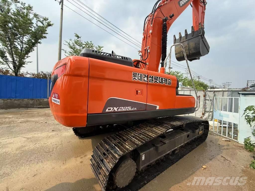 Doosan DX 225 LCA Crawler excavators