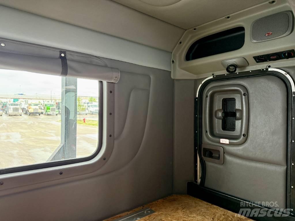 Peterbilt 389 Prime Movers