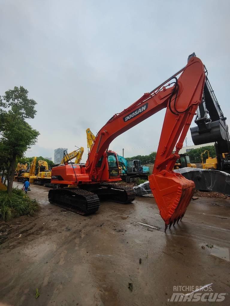 Doosan 220 LC-7 Crawler excavators