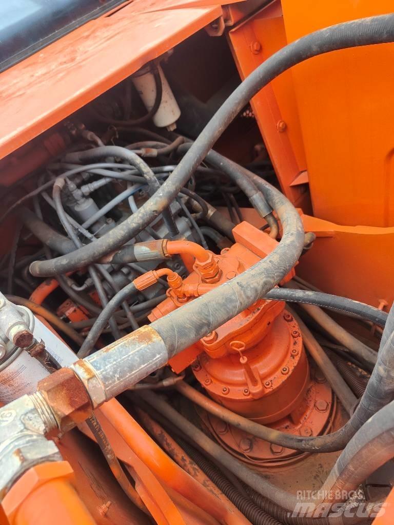 Doosan 220 LC-7 Crawler excavators