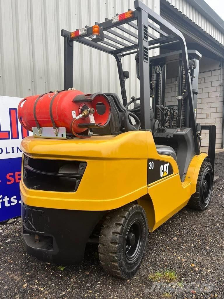 CAT GP30NT LPG trucks