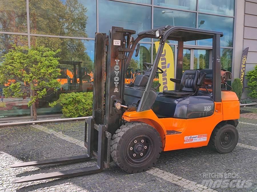 Toyota 7FG35 LPG trucks
