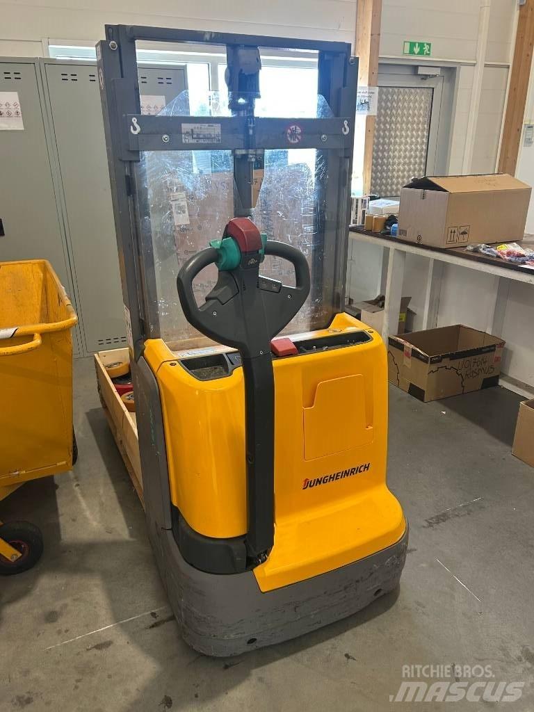 Jungheinrich EJC 110 Pedestrian stacker