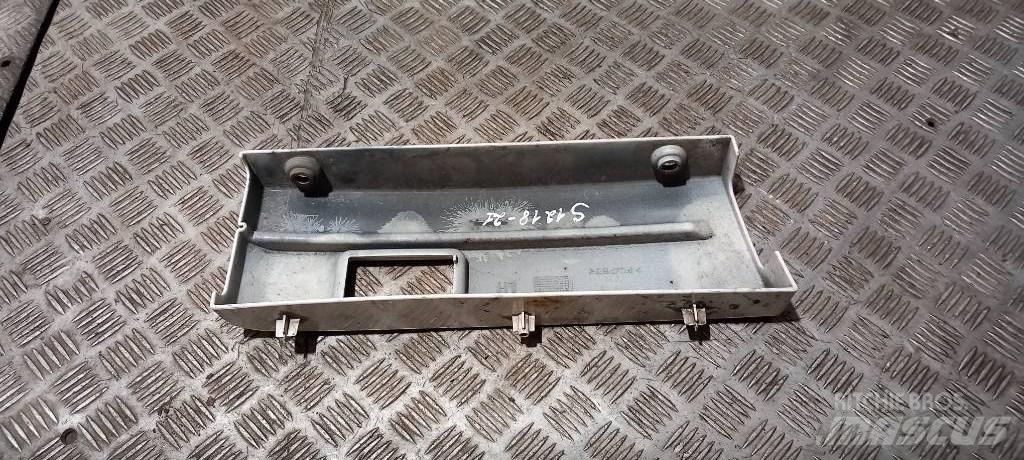 Scania R 440     1779118 Cabins and interior