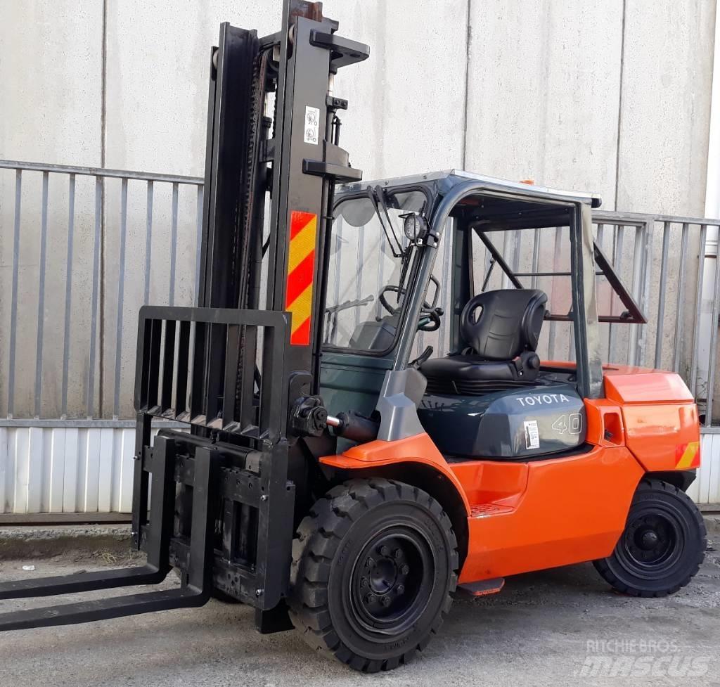 Toyota 7 FD 40 Diesel trucks
