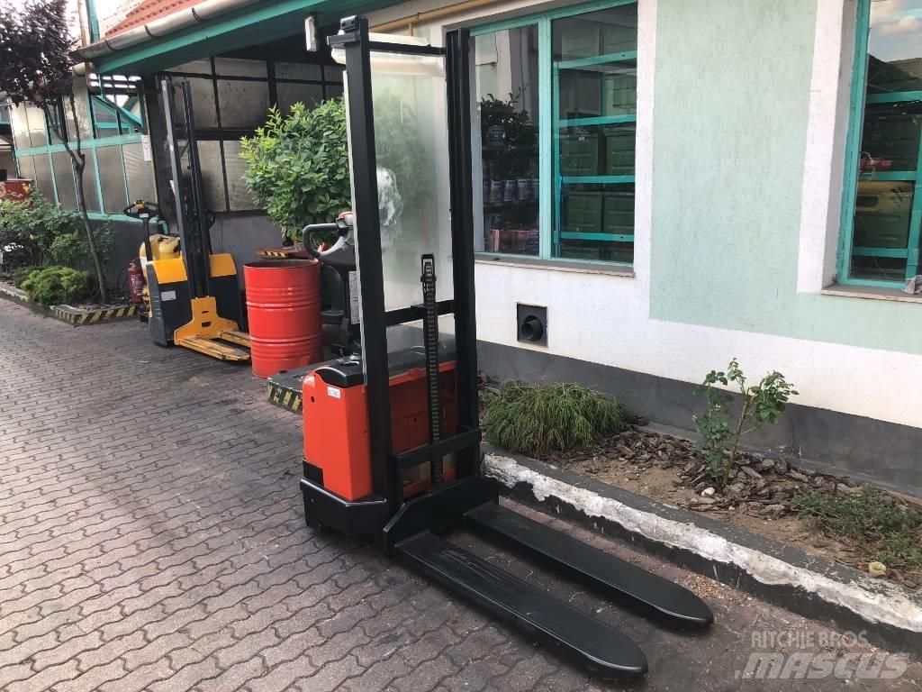 BT S10 V-3267 Hand pallet stackers