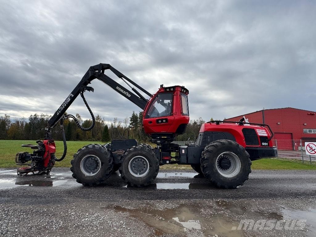 Komatsu 951 Harvesters