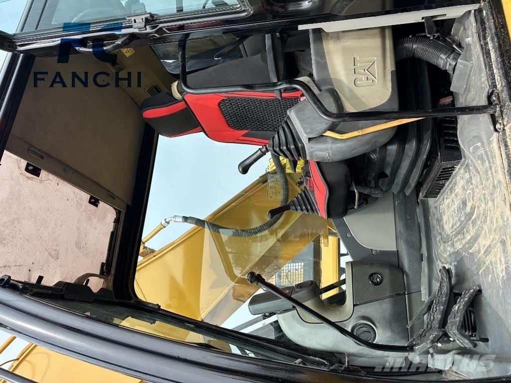 CAT 325D Crawler excavators