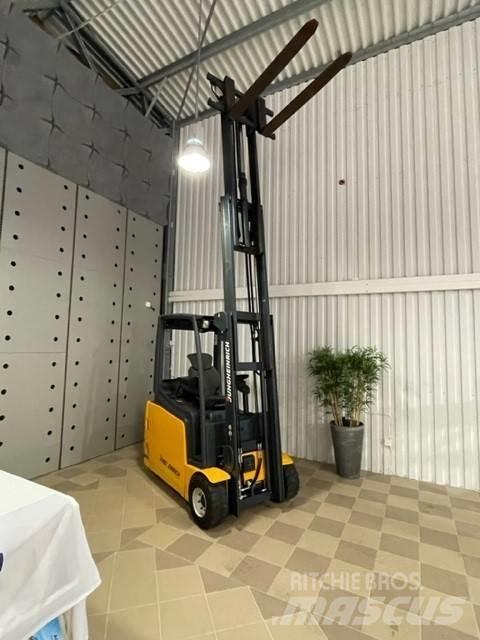 Jungheinrich EFG 218 Electric forklift trucks
