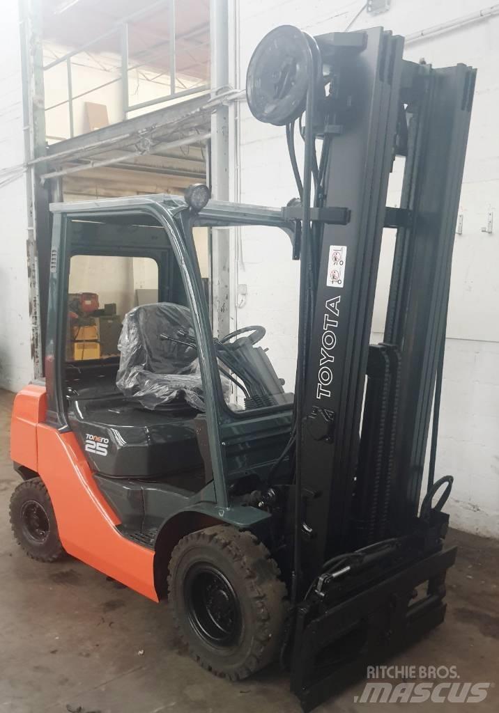 Toyota 52-8 FD 25 Diesel trucks
