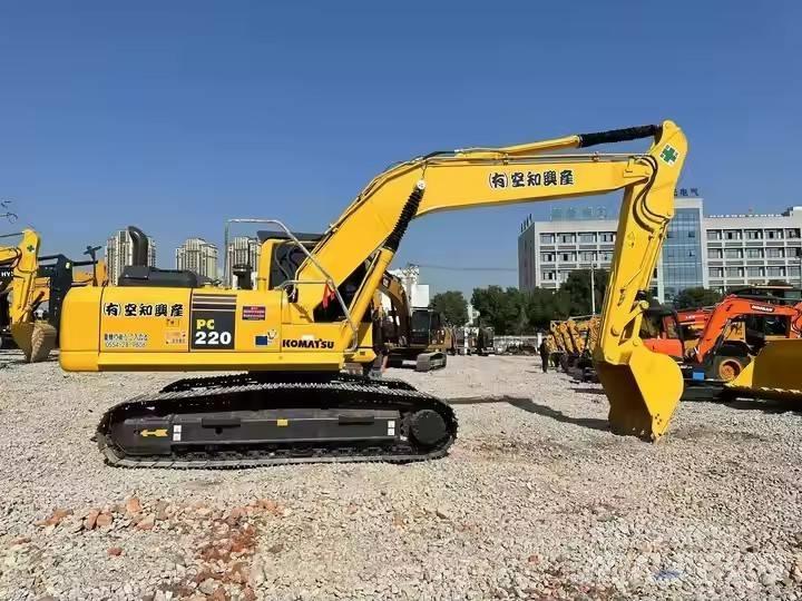 Komatsu PC 220 Crawler excavators
