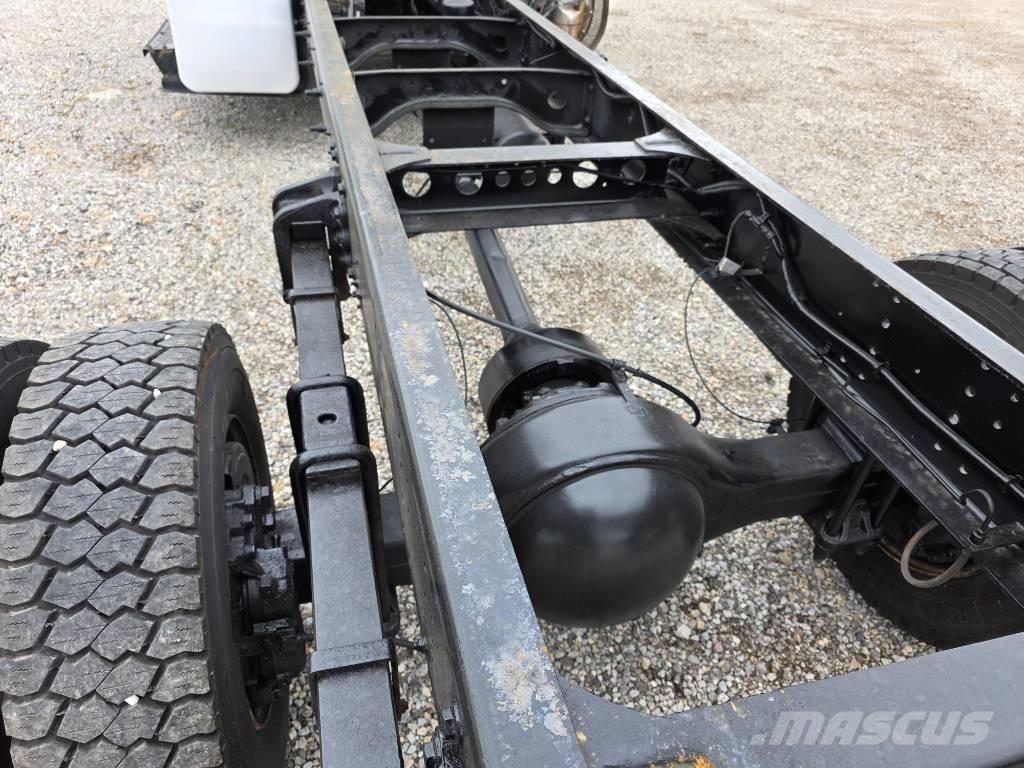 Hino 268 Chassis Cab trucks