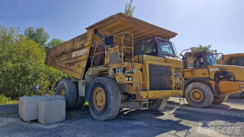 CAT 771D Rigid dump trucks