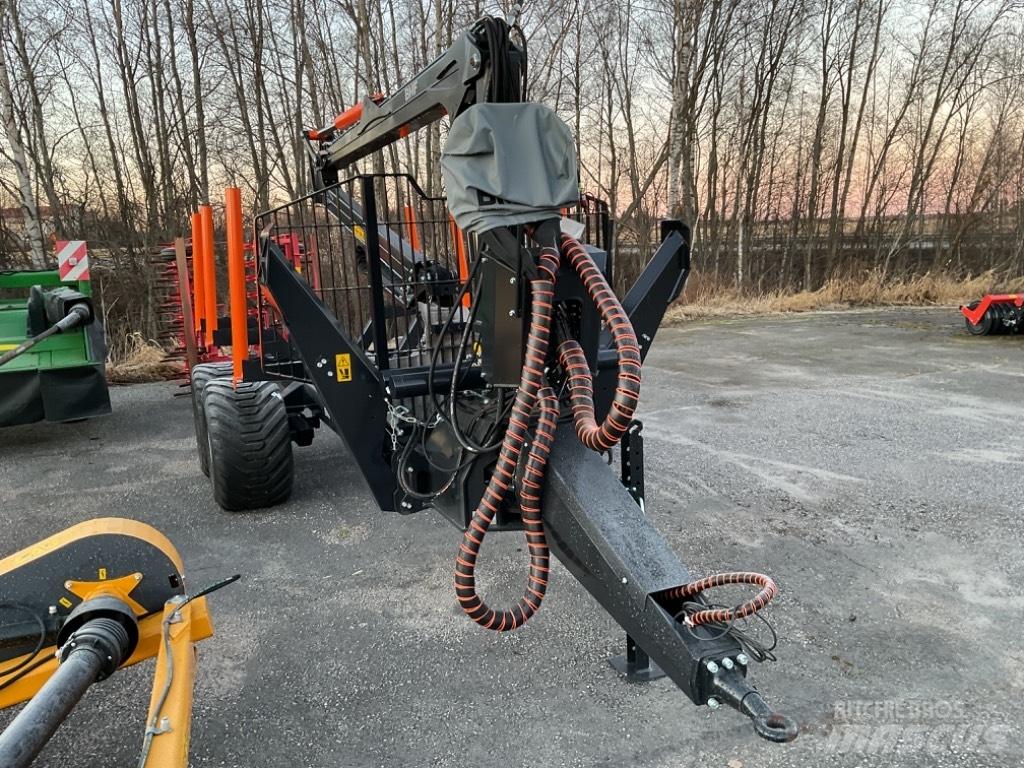 BMF 720 Cranes and loaders