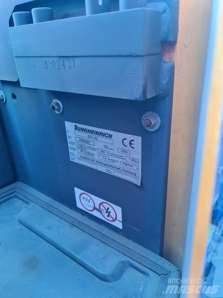 Jungheinrich ETV 110 Reach truck